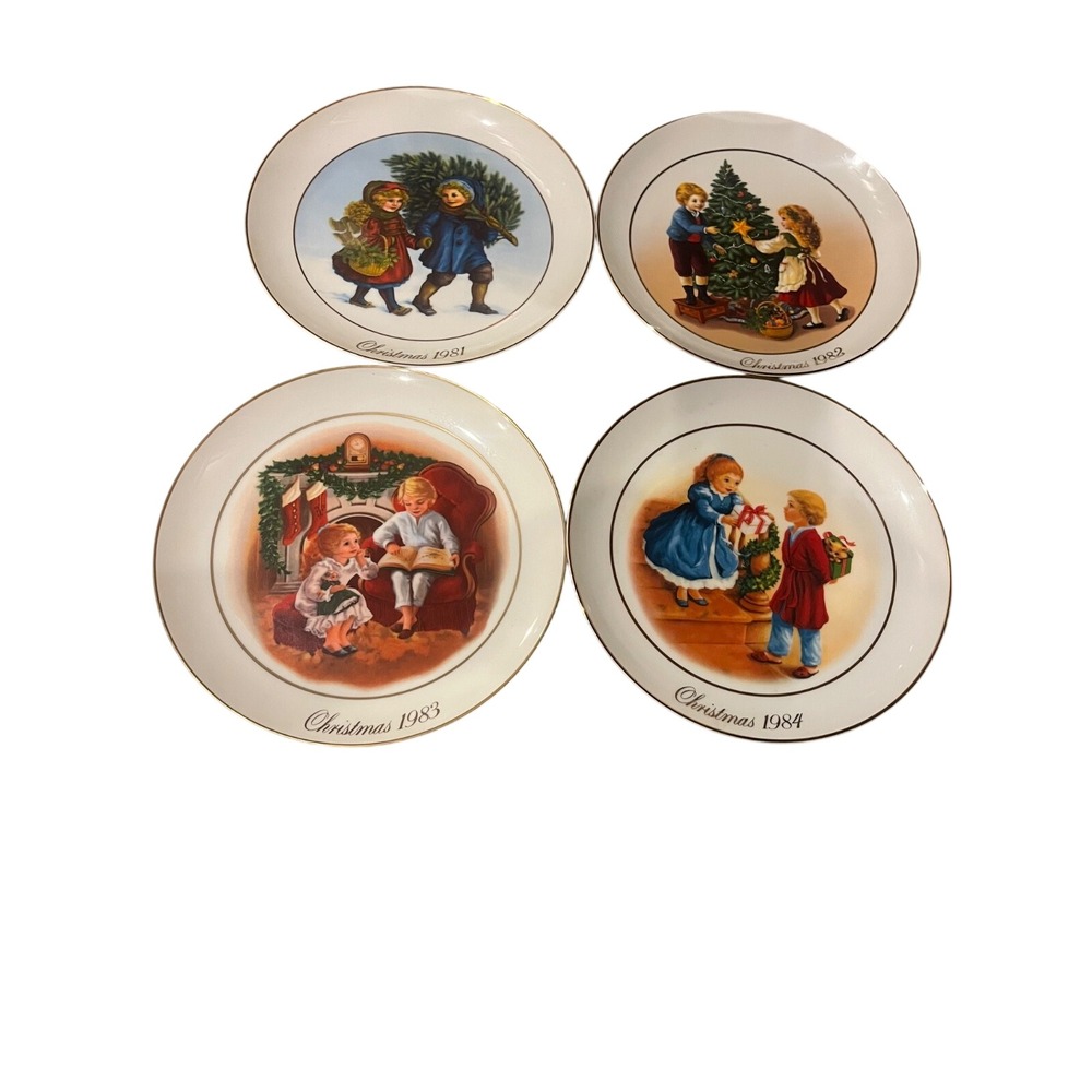 Christmas Memories Collector Plates 1981 1982 1983 1984 Set of 4 Gold Trim
